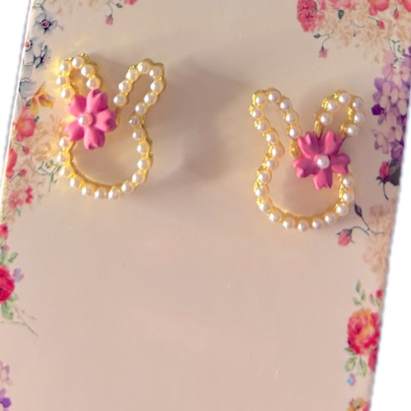 Jewelry - Floral Pearl Bunny Pierced Earrings